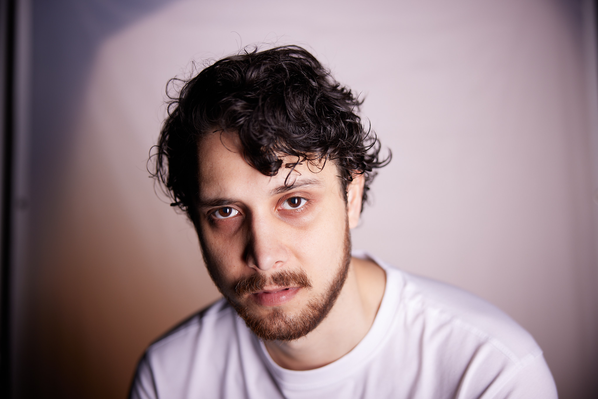 gregor-schwarzacher-250728_Ungargasse Potrait Session6104